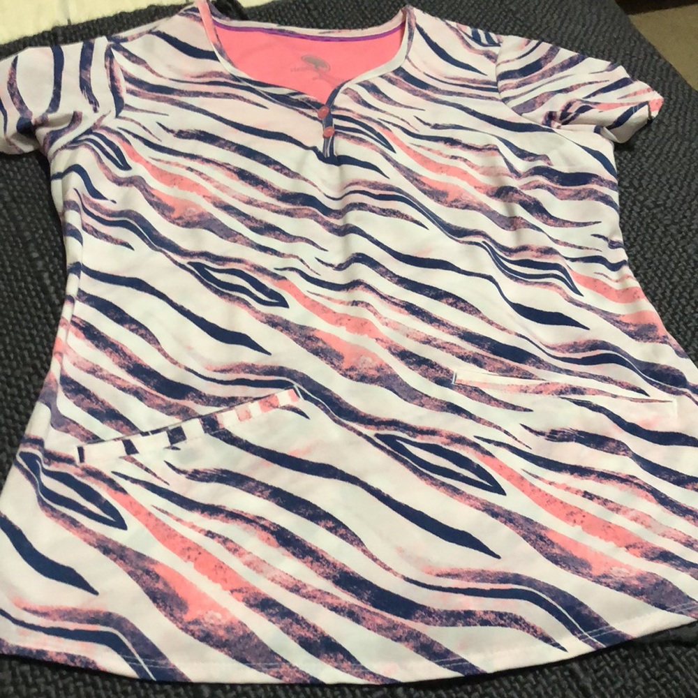Scrub top - Picture 2 of 3